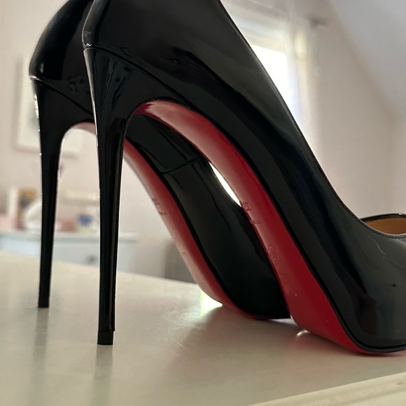 Christian Louboutin Red bottoms! - Picture 4 of 5